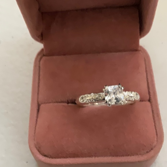 Silvertone Faux Wedding Set - Picture 2 of 5